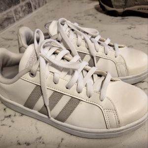 Adidas Women's Cloudfoam Advantage Size 6.5 White Running Shoes